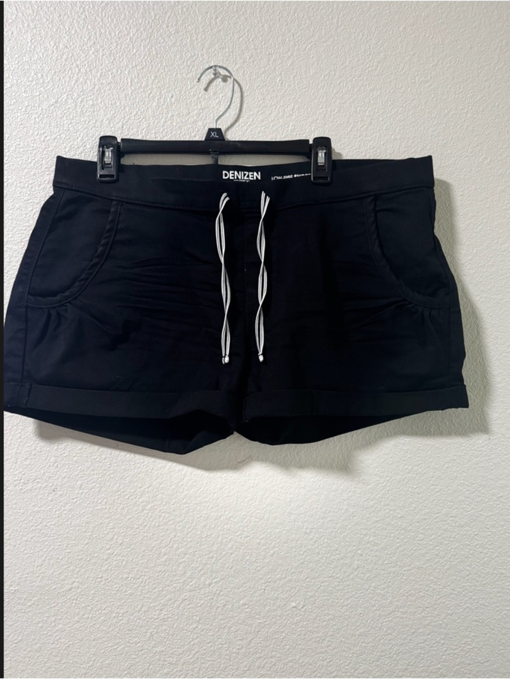 Denizen from Levi's Black Women's Drawstring Casual Shorts